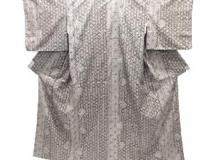 大特価品　麻の葉に色紙散らし模様織り出し本場泥大島紬着物(5マルキ)